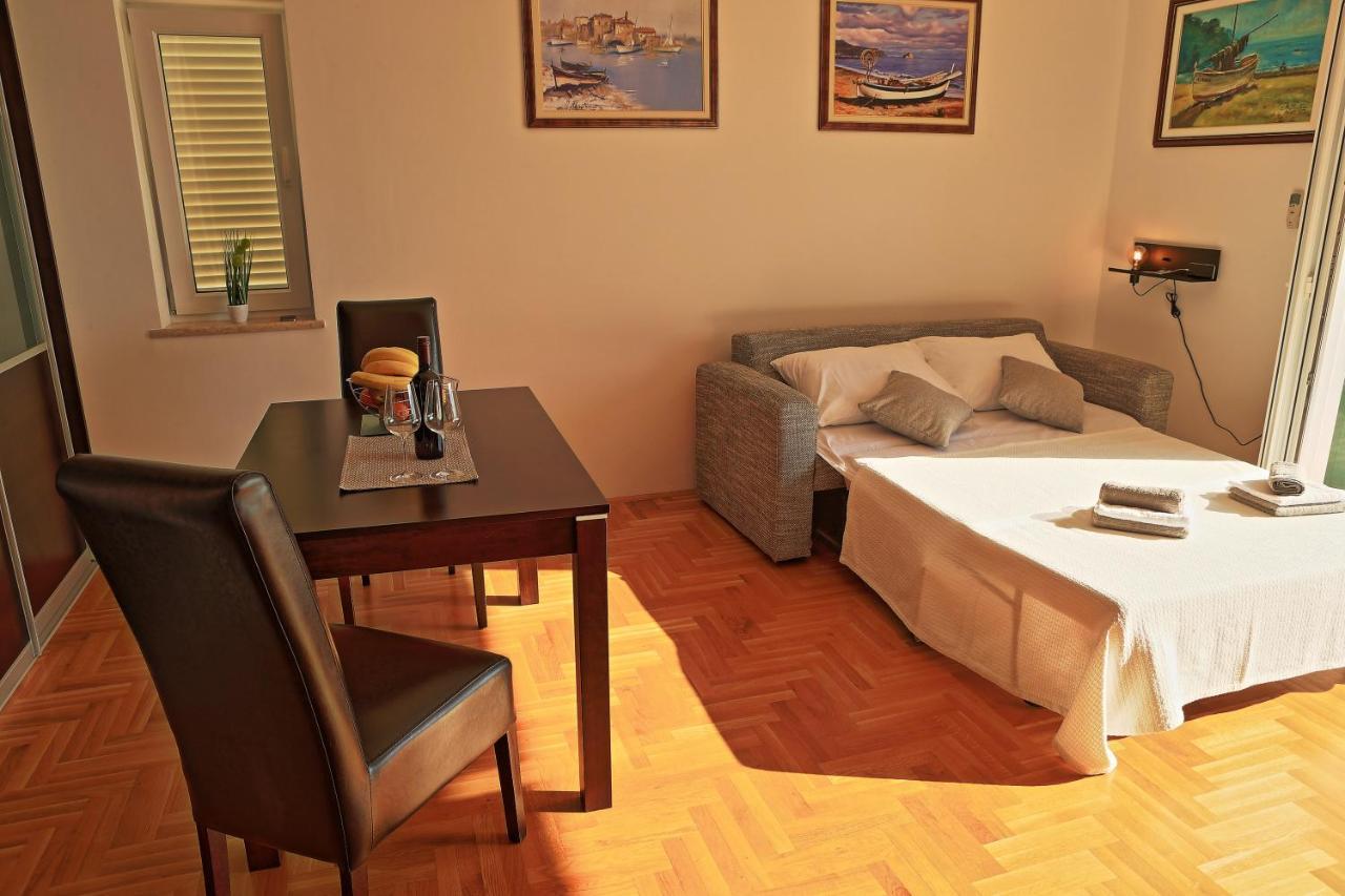 Studio Apartman Luka Senj  Luaran gambar